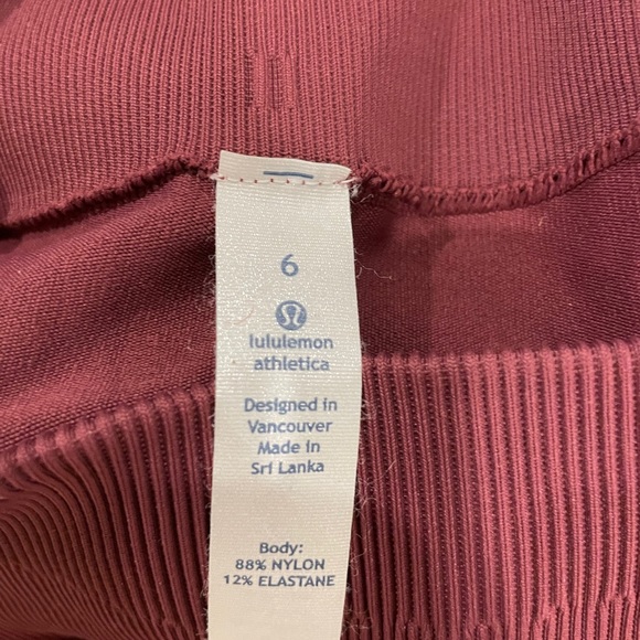 ❌SOLD❌ Lululemon full length leggings - 6 - Picture 3 of 5